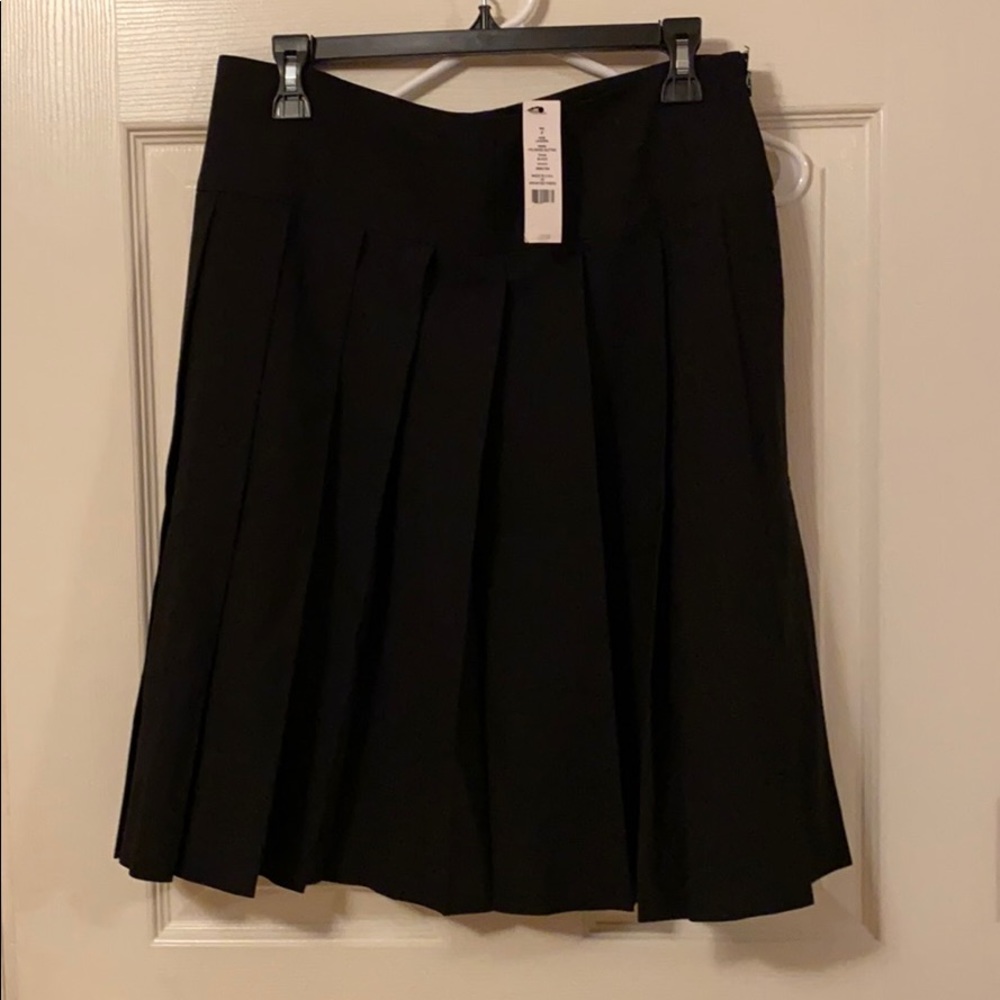 NWT Theory Pleated Skirt